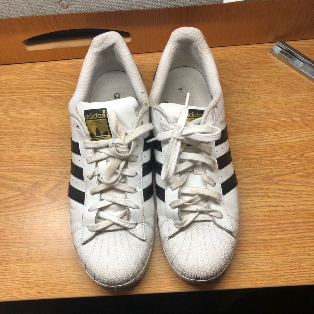 Adidas superstars